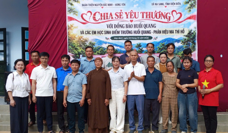 NỐI DÀI HÀNH TRÌNH SẺ CHIA ĐẾN VỚI ĐỒNG BÀO VÀ HỌC SINH VÙNG CAO ĐIỆN BIÊN NỐI DÀI HÀNH TRÌNH SẺ CHIA ĐẾN VỚI ĐỒNG BÀO VÀ HỌC SINH VÙNG CAO ĐIỆN BIÊN
